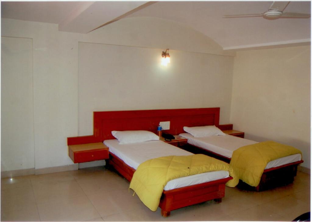 Hotel Abha International Bhuj Zewnętrze zdjęcie